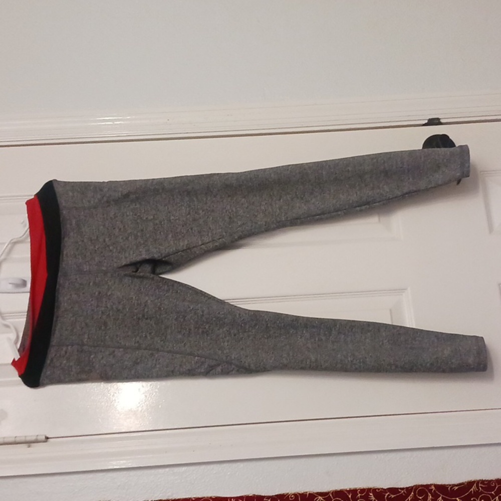 Leggings With Small Pockets On Sides